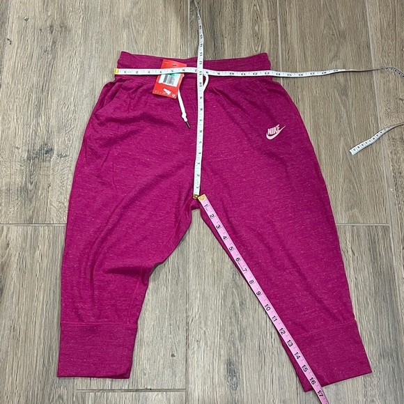 Nike Sweat Pants Joggers Capri Girls Size Xl or Women’s Size Small Pink NWT - Picture 6 of 11